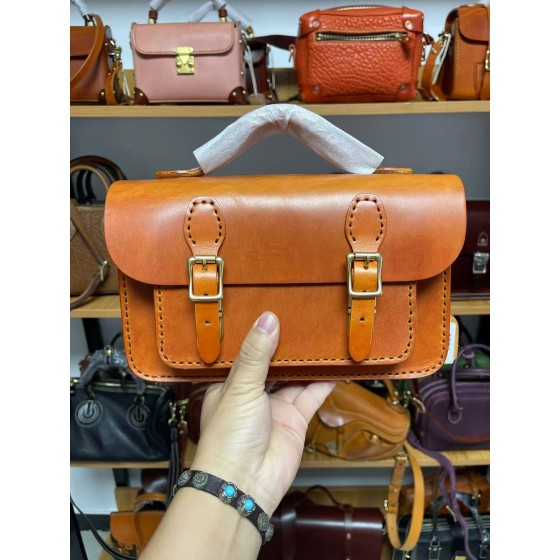 Handmade thickened oil-waxed vegetable-tanned leather messenger bag